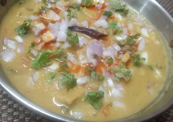 Gujarati dal dhokli