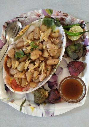 A picture of Spicy Shingara Chaat.