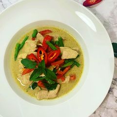 A picture of Thai Chicken Green Curry.