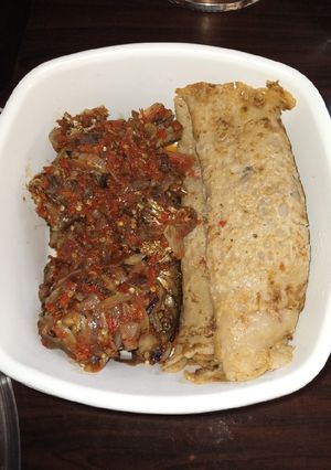 Peppered fish and pancakes ainihin hoton girkin