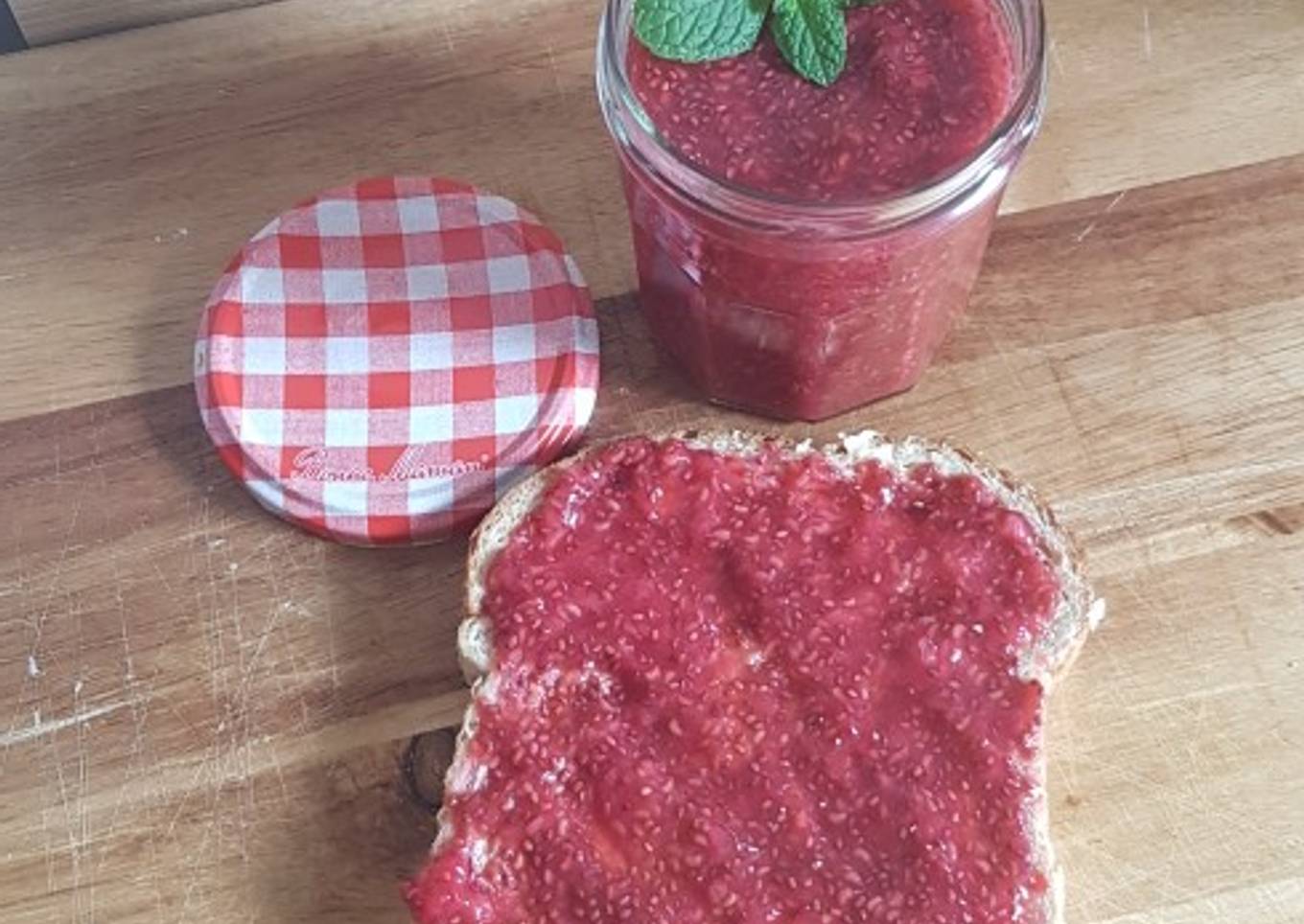 3 Ingredients Chia Jam (Healthy)