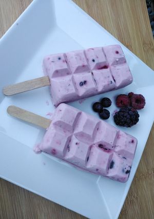 Una foto de Helados cremosos de frutos rojos aptos aplv