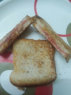பட்டர் ஜாம் பிரட் டோஸ்ட் (Butter jam bread toast) செய்முறை முக்கிய புகைப்படம்