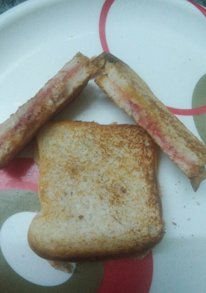 பட்டர் ஜாம் பிரட் டோஸ்ட் (Butter jam bread toast) செய்முறை முக்கிய புகைப்படம்