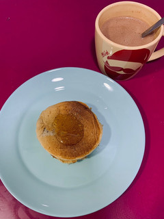 Una foto de Tortitas de plátano y canela