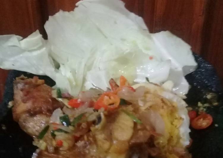 18. Ayam geprek sambal matah