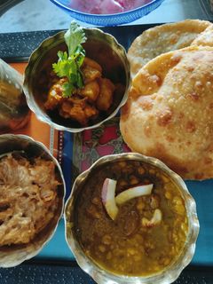 ছোলার ডাল নারকেল কুচি কিসমিস দিয়ে (cholar dal recipe in Bengali) রেসিপির প্রধান ছবি