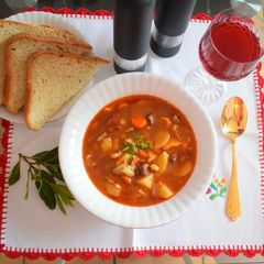 A picture of Gulyas Soup.