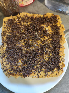 Una foto de Torta rápida de galletas de vino