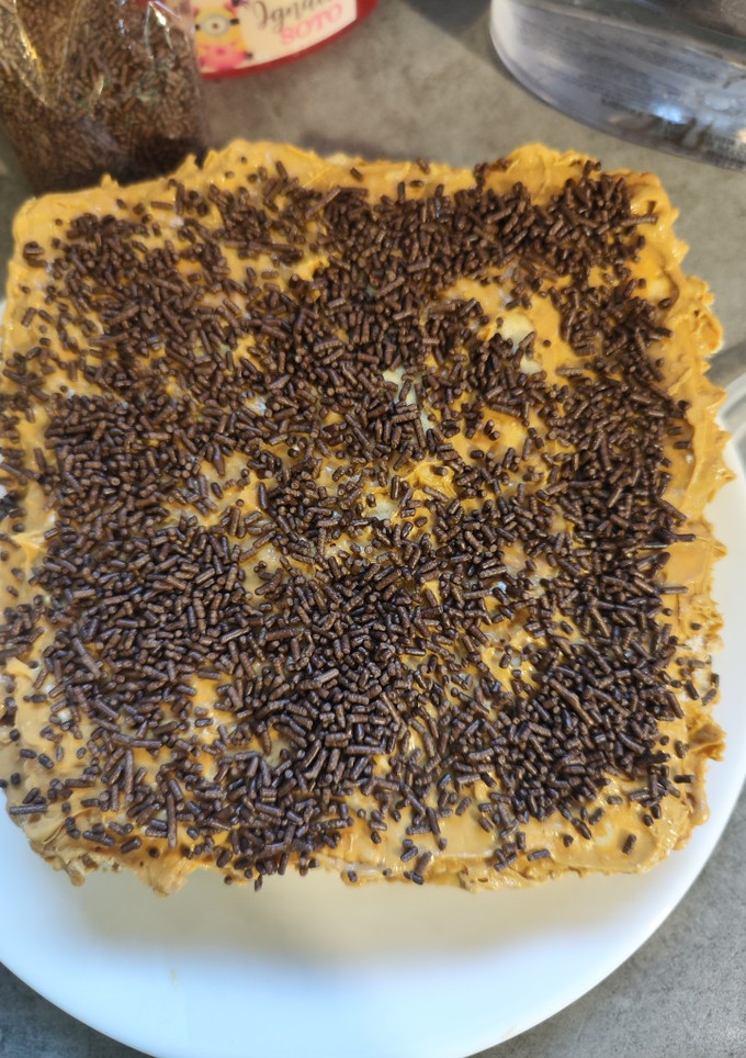 Una foto de Torta rápida de galletas de vino