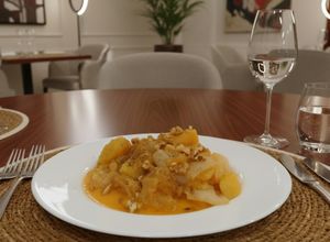 Foto principal de Guiso de Col China con Patatas y Cebolla Caramelizada