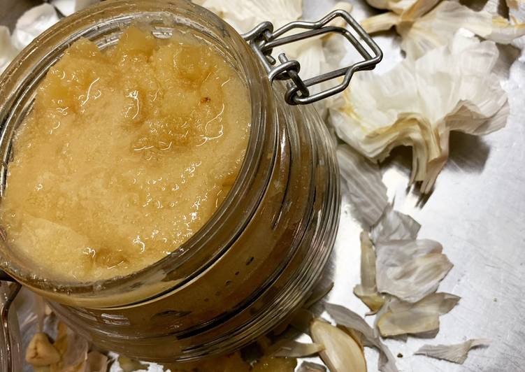Fermented garlic honey