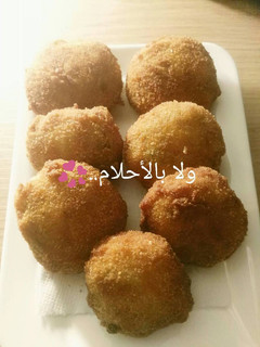 صورة لوصفة كروكيت البطاطا المقلية بجبن الموزريلا والبصل الاخضر..🍟