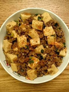 豆腐牛肉蓋飯 的食譜成品照片