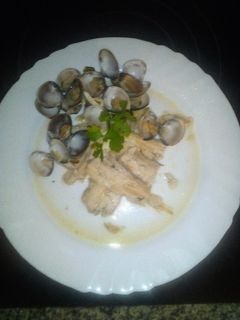 Una foto de Acedías en salsa con almejas del pacifico