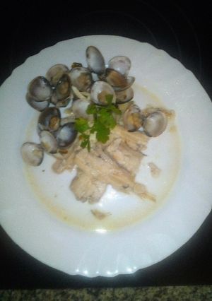 Una foto de Acedías en salsa con almejas del pacifico