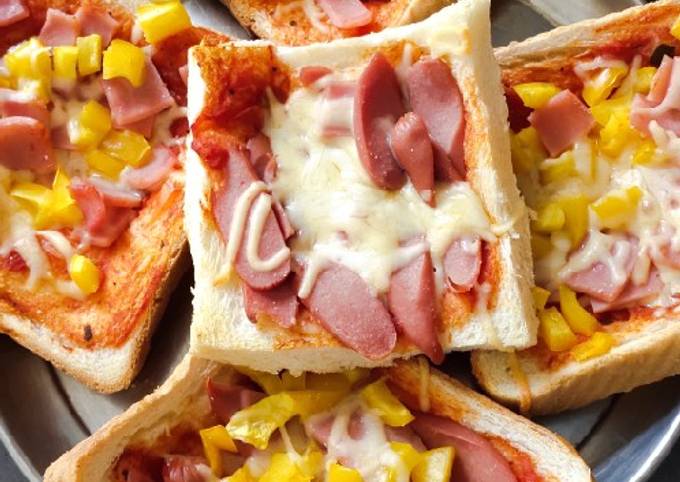 Simple Way to Prepare Ultimate Bread Pizza