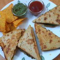 A picture of Paratha toasted sandwich.