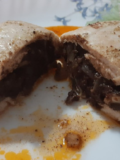 Una foto de Pechuga de pollo rellena de morcilla de cebolla