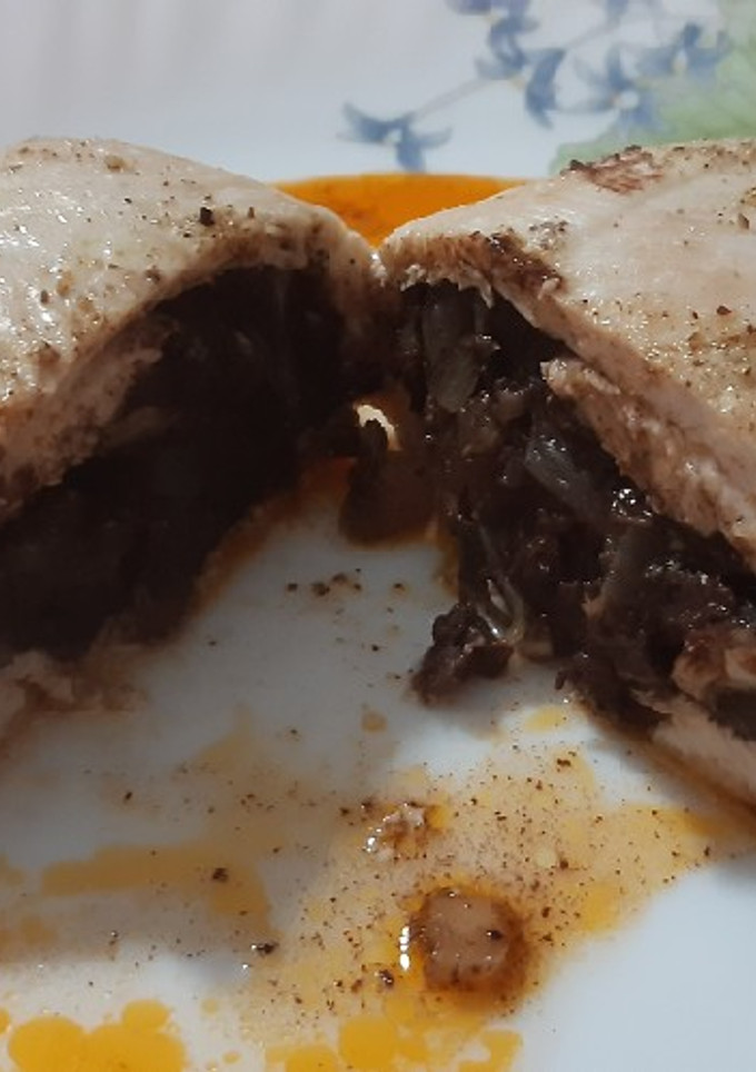 Una foto de Pechuga de pollo rellena de morcilla de cebolla