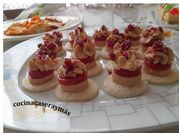 Una foto de canape de foie