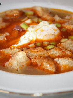 Una foto de Sopa de ajo "toque Torres"
