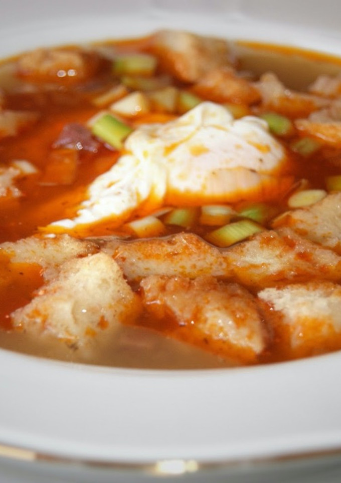 Una foto de Sopa de ajo "toque Torres"