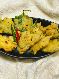 A picture of Crispy Spinach Fritters.