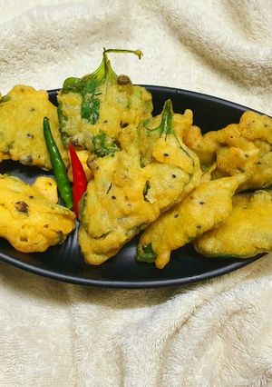 A picture of Crispy Spinach Fritters.
