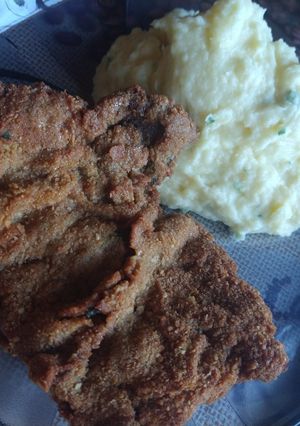 Una foto de Milanga con puré de papas!😋
