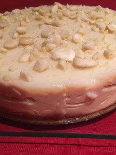 Una foto de Tarta de turrón y crema catalana