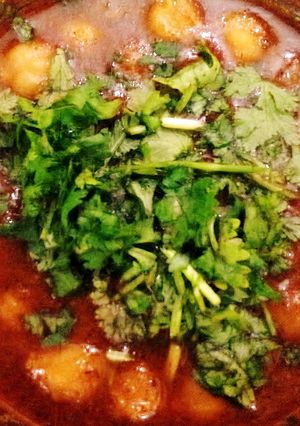 A picture of Spicy chole (Chickpeas).