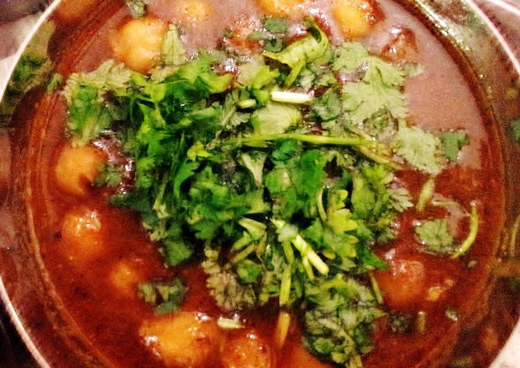 Spicy chole (Chickpeas)