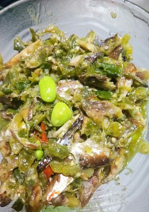 Foto resep Ikan asin rebus sambal cabe hijau plus pete