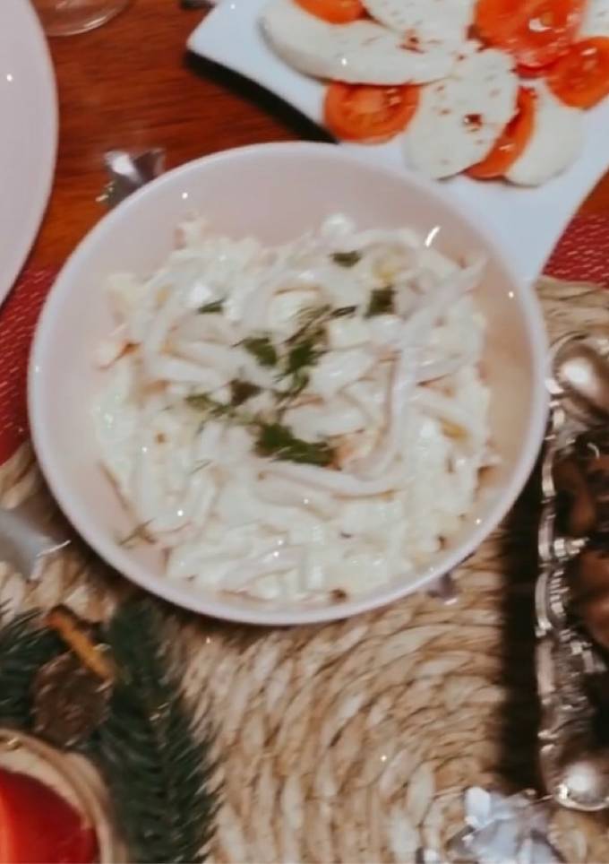 Салат з кальмарами