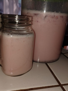 Una foto de Agua fresca de fresa 🍓 michoacana