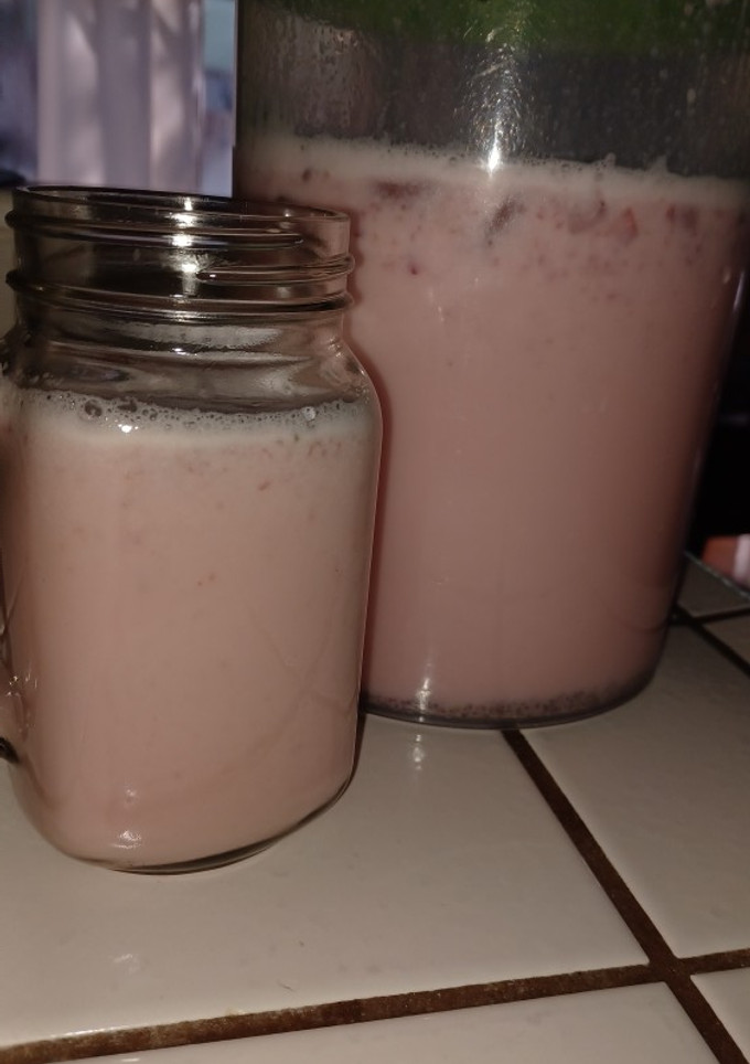 Una foto de Agua fresca de fresa 🍓 michoacana