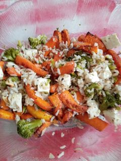 Una foto de Ensalada con calabaza templada en la freidora de aire