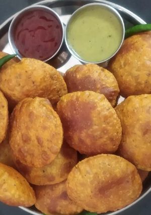 A picture of Masala Poori (For journeys).