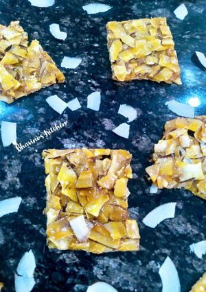 ટોપરા ની ચીકી (Topra Chiki Recipe In Gujarati) રેસીપી મુખ્ય ફોટો