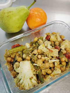 Una foto de Garbanzos al pesto con verduras