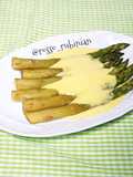 Asparagi con salsa olandese