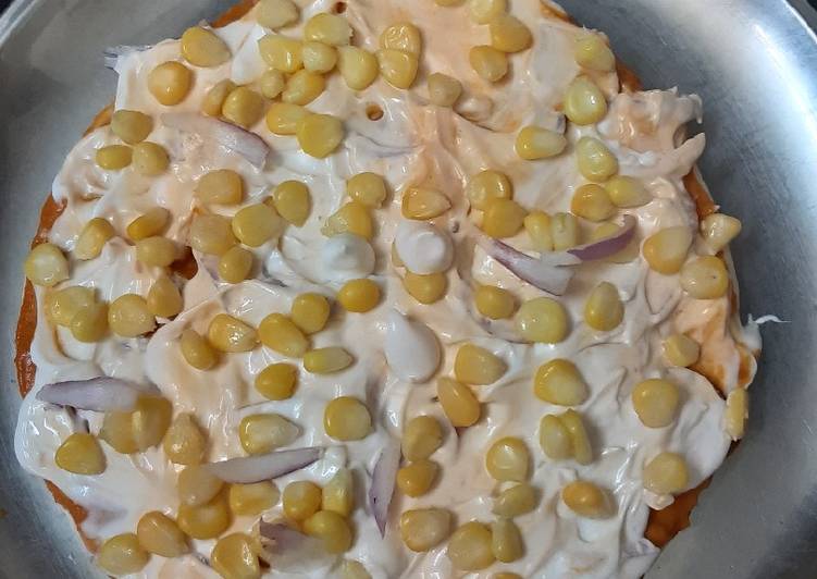 Onion sweet corn pizza in tandur