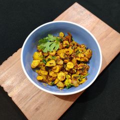 Stir fry baby corn aloo sabji A picture of Stir fry baby corn aloo sabji.