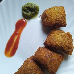 A picture of Bread samosa.