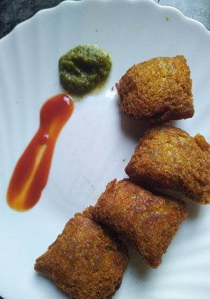 A picture of Bread samosa.