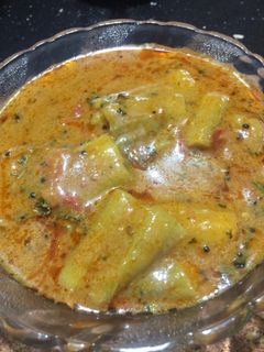 ગલકાનુ ભરેલુ શાક(gulkanu bharelu shak Recipe in Gujarati) રેસીપી મુખ્ય ફોટો