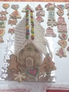 Una foto de "Galletas Navideñas" 😋😀😋 y "Casita de Jengibre"