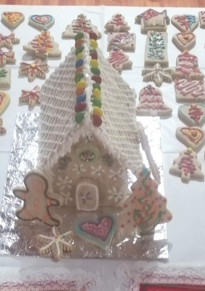Una foto de "Galletas Navideñas" 😋😀😋 y "Casita de Jengibre"