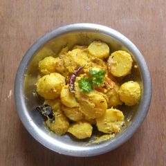 A picture of Aloo posto.